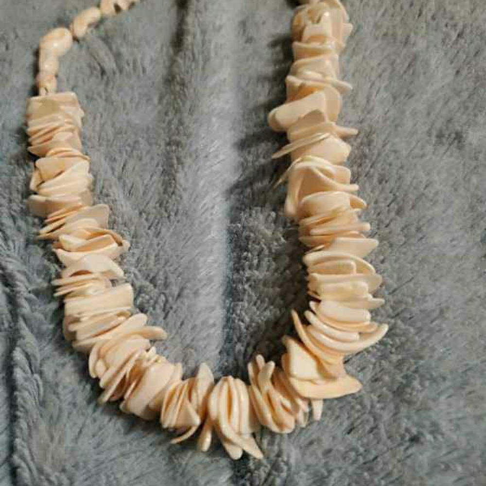 Shell necklace
